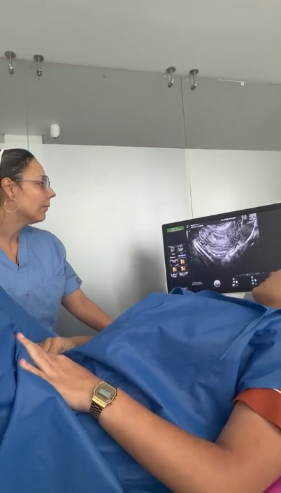 Ecografía de control uterino en tiempo real durante procedimiento DIU